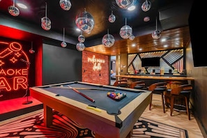 Spielezimmer