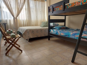 3 bedrooms, iron/ironing board, WiFi, bed sheets