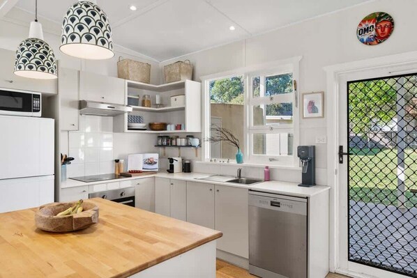 Fridge, microwave, oven, stovetop
