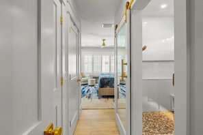 3 chambres, fer et planche à repasser, Wi-Fi gratuit, draps fournis