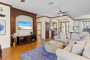 Smart TV, video games, table tennis - Stuck on 'Cation: Pool, Spa, Outdoor Kitchen, Screened Lanai by Anna Maria Life Vacation Rentals (Bradenton)
