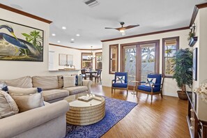 Smart TV, videogiochi, tavolo da ping pong