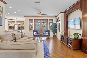 Smart TV, videogiochi, tavolo da ping pong