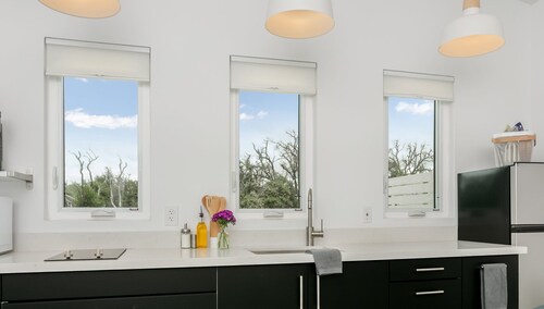 Art Ranch: Turrell | 1/1, Gas Grill, Hill Country Ambience, Art Classes Onsite