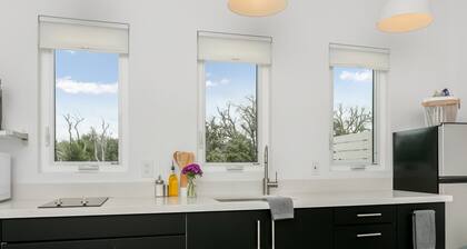 Art Ranch: Turrell | 1/1, Gas Grill, Hill Country Ambience, Art Classes Onsite