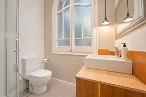 Bathroom - Sweett | Sepulveda Principal C (Barcelona)