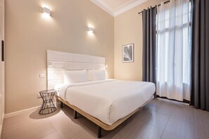 5 bedrooms, desk, iron/ironing board, free WiFi - Sweett | Sepulveda Principal C (Barcelona)
