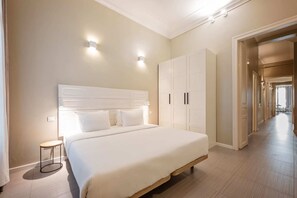 5 bedrooms, desk, iron/ironing board, free WiFi