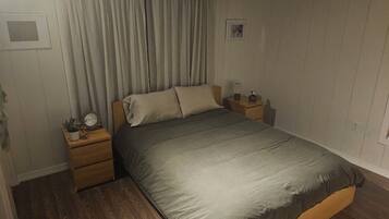 1 camera, ferro/asse da stiro