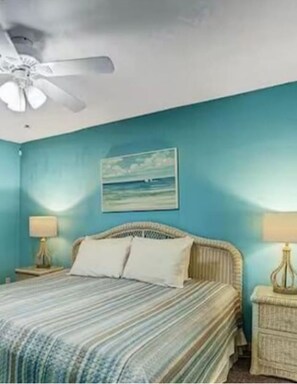 2 bedrooms, free WiFi, bed sheets, wheelchair access - 3 min walk to Beach! - 11 Pools - Gated community - Gulf highlands resort! (Panama City)
