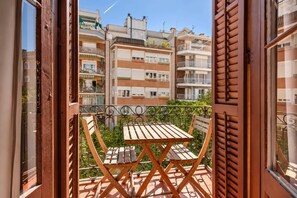 Outdoor dining - Sweett | Sepulveda 3C (Barcelona)