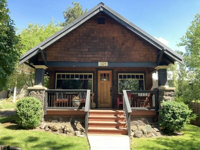 Charming Bungalow in Walkable Old Bend