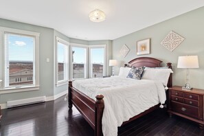 3 Schlafzimmer, Zimmersafe, Schreibtisch, Bügeleisen/Bügelbrett