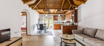 Hillside Apartment Gjirokast r 2BR With Balcony