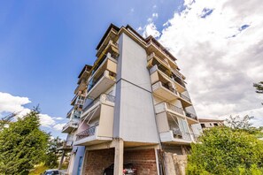 House, Smoking | 2 bedrooms - Hillside Apartment Gjirokast r 2BR With Balcony (Gjirokastër)