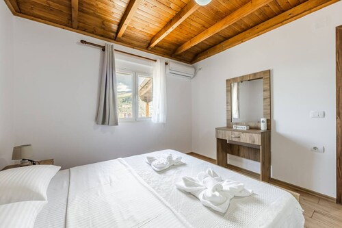 Hillside Apartment Gjirokast r