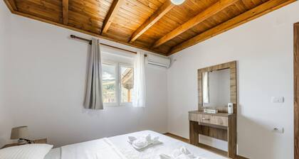 Hillside Apartment Gjirokast r