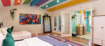 Mountain View Escape - Spacious 4-bedroom house
