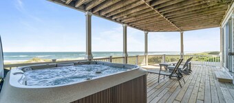 Oceanfront Oasis 2025 Upgrades, Pool, Hot Tub, Tiki Bar, Dog-Friendly & Stunning Views!