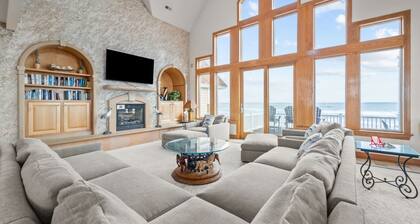 Oceanfront Oasis 2025 Upgrades, Pool, Hot Tub, Tiki Bar, Dog-Friendly & Stunning Views!