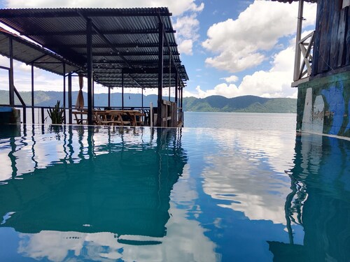 Hostal y Restaurante Tiki Island 