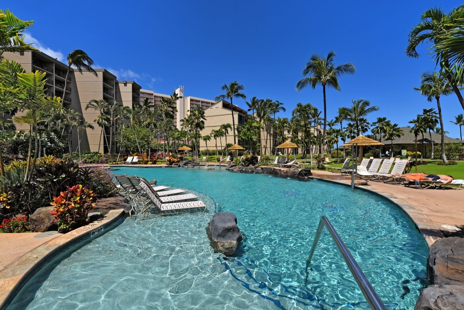 2 outdoor pools