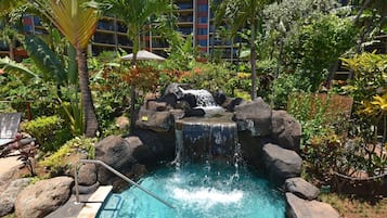 2 outdoor pools
