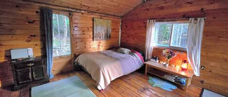 1 bedroom, bed sheets