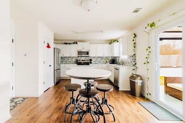 Microwave, oven, stovetop, dishwasher