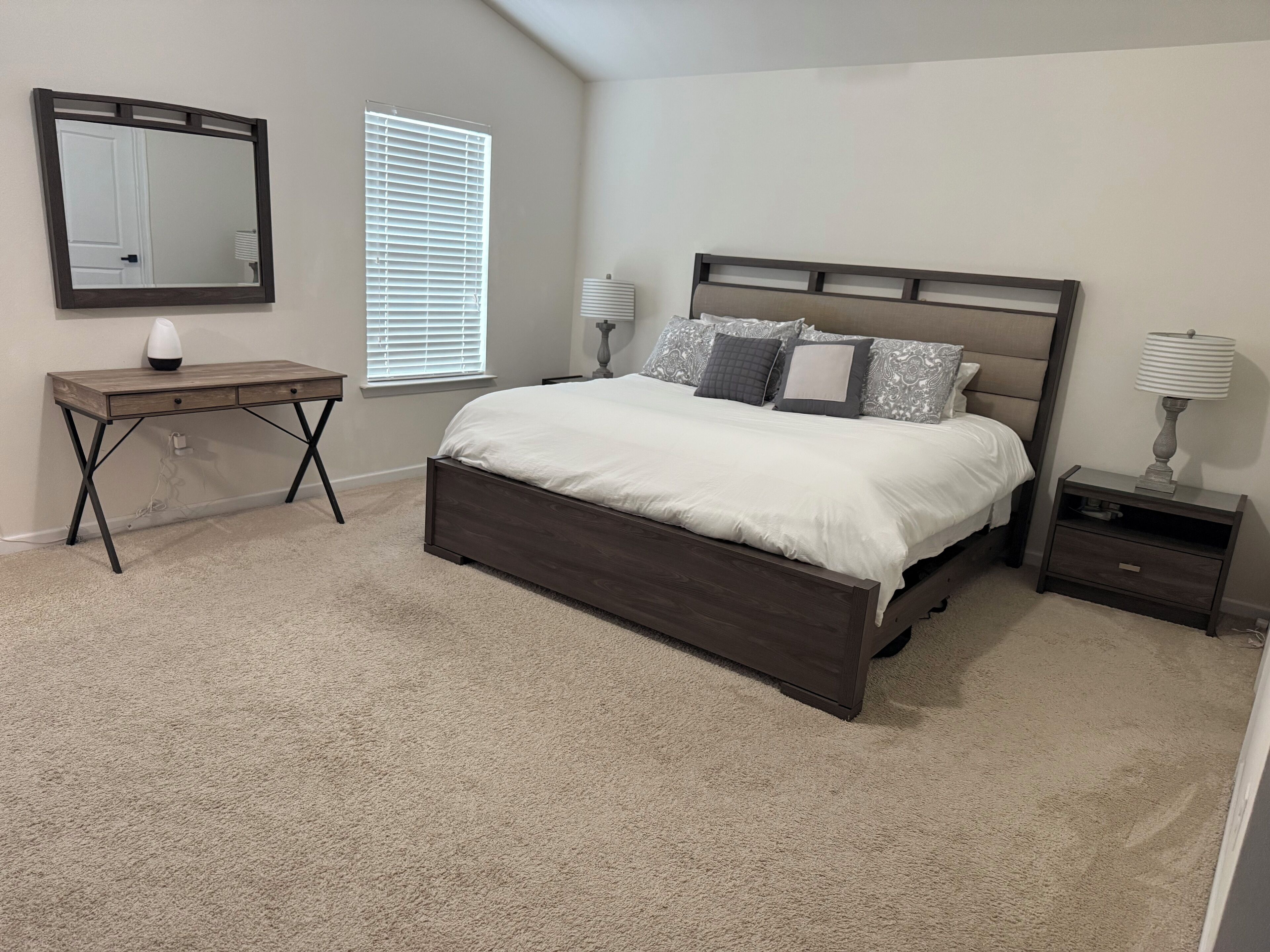 3 bedrooms, iron/ironing board, WiFi, bed sheets