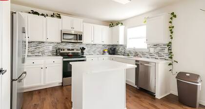 3-bedroom house in enchanting Dallas NC