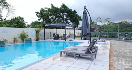 Private Cottage in Drax Hall Manor Pool Gym 24hr Secure