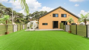 Basic Room, 1 Bedroom (Villa 1 (Private / Pool Villa / Pet)) | 1 bedroom, free WiFi