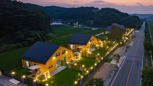 Taean Aloha Oe Pet Pool Villa