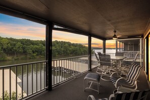 Outdoor dining - LazyDays Pet-Friendly Condo w/ Pool & Slip at 3M (Osage Beach)