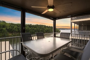 Outdoor dining - LazyDays Pet-Friendly Condo w/ Pool & Slip at 3M (Osage Beach)