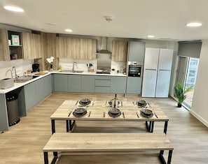 Single Room, Non Smoking | Shared kitchen