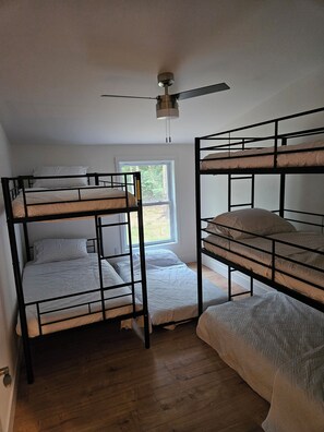 3 bedrooms, free WiFi, bed sheets