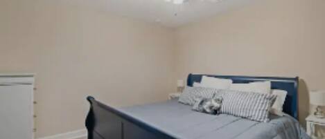 3 chambres, fer et planche à repasser, Wi-Fi gratuit