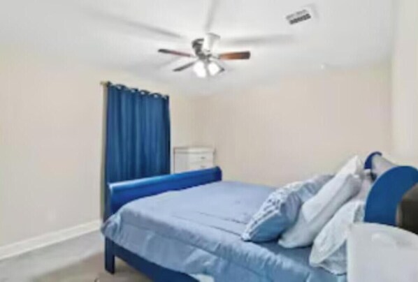 3 bedrooms, iron/ironing board, free WiFi