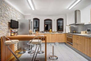 Private kitchen - Vila Negoiu - timeless elegance for 12 (Sinaia)