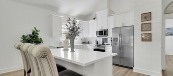 Family-Friendly 3BR/3BA w/ Balcony and Grill