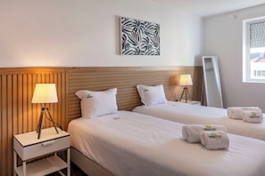 2 chambres, fer et planche à repasser, Wi-Fi, draps fournis