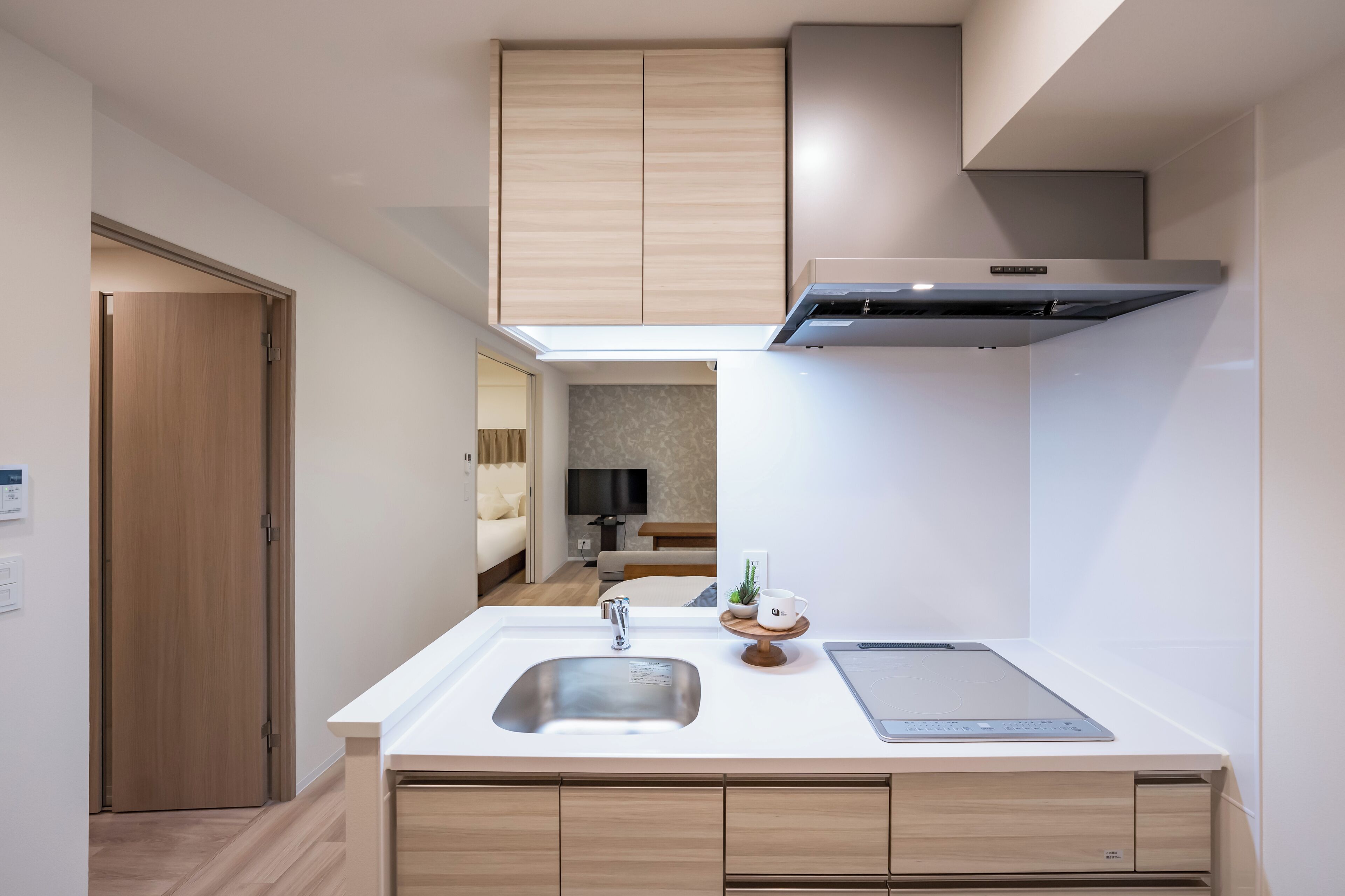 Quarto quádruplo, para não fumantes, sacada | Cozinha privada | Geladeira, micro-ondas, cooktop, talheres/pratos/utensílios de cozinha