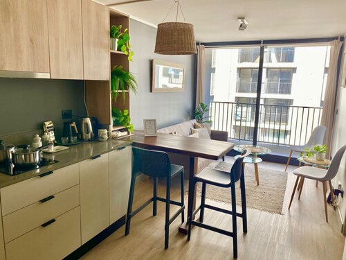 Charmings 1-bedroom apartment in superb Santiago with fitness room, WiFi