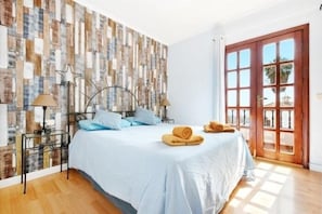 1 chambre, fer et planche à repasser, accès Internet, draps fournis