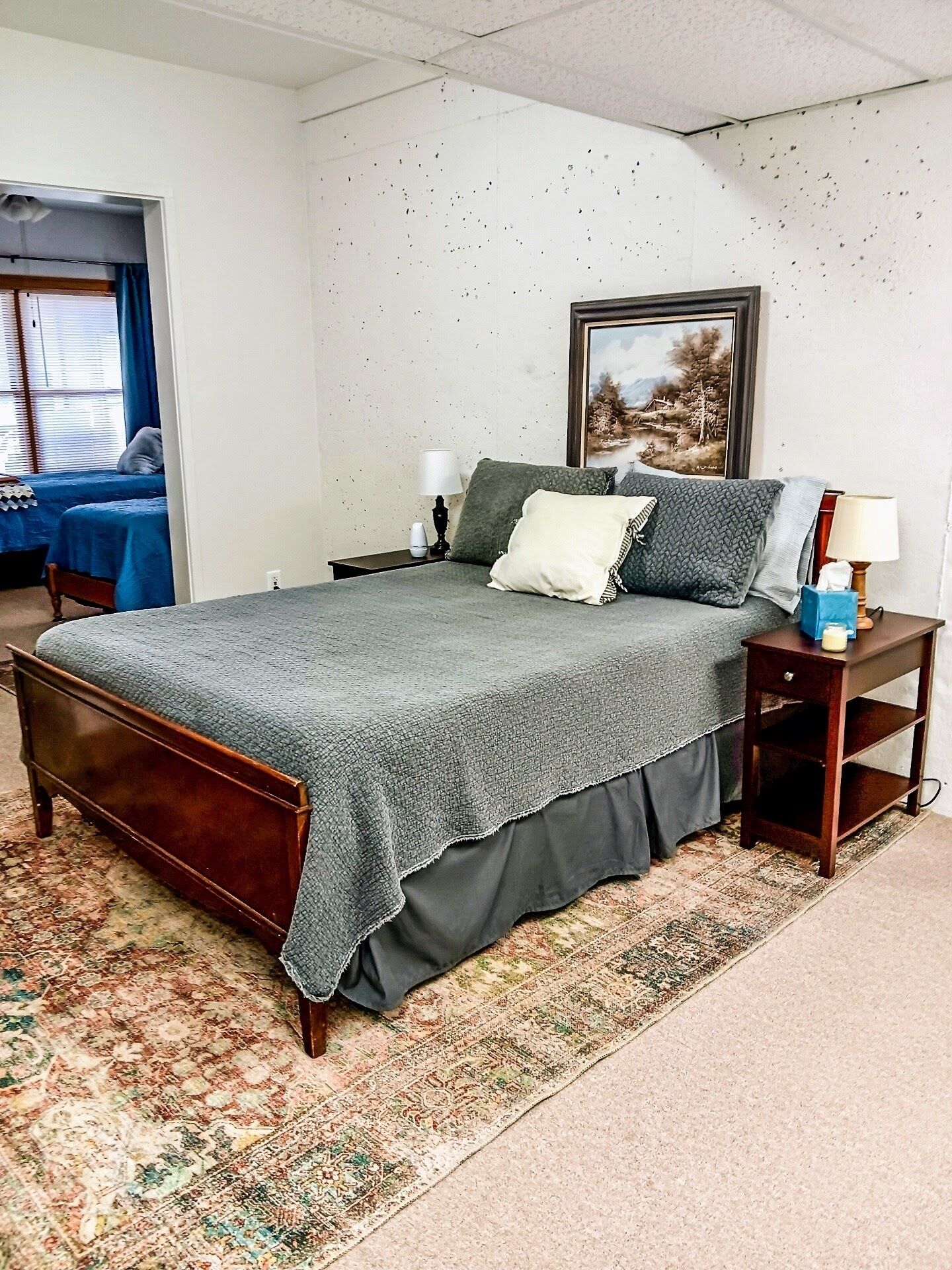 3 slaapkamers, een strijkplank/strijkijzer, wifi, beddengoed