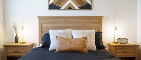 2 bedrooms, iron/ironing board, WiFi, bed sheets
