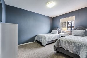 4 chambres, fer et planche à repasser, Wi-Fi, draps fournis