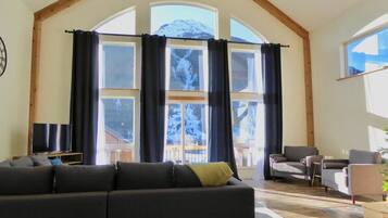 Smart TV, table football, video library, stereo